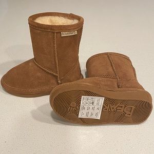 BearPaw toddler Eva neverwet sheepskin boots  size 6